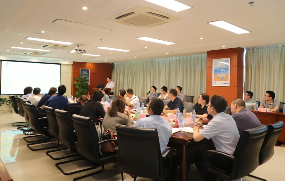 科技驱动发展 人才引领未来|Z6尊龙光电召开半年度生产经营工作会